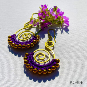 Boucles d'oreilles macramé, petite taille, violet